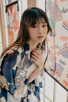 王局长把乳罩解开吃胸的动态图